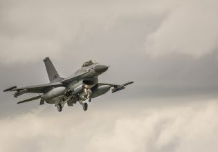 Λήξη συναγερμού για τον πιλότο του F-16 – Περισυνελέγη σώος από Super Puma