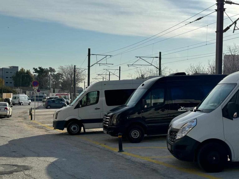 Νέοι χώροι στάθμευσης σε δύο ειδικά σχολεία της πόλης από τον Δήμο Πειραιά