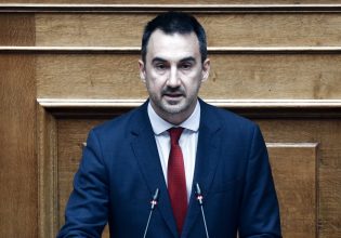 Αλέξης Χαρίτσης: «Ο Μητσοτάκης οφείλει να έρθει στη Βουλή και να απολογηθεί»