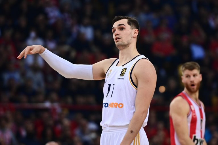 Αινιγματικός ο Χεζόνια για το μέλλον του