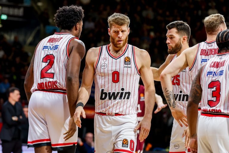 Σενάρια για νέα ανανέωση στον Ολυμπιακό – Ποιος παίρνει σειρά μετά τον Φαλ