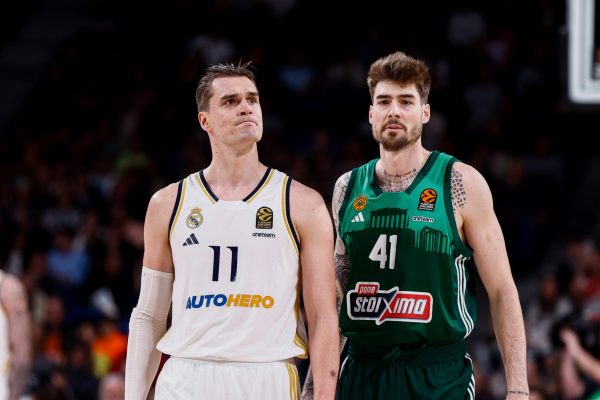 «Όλο και πιο κοντά στην επιστροφή του στον Παναθηναϊκό ο Χεζόνια»