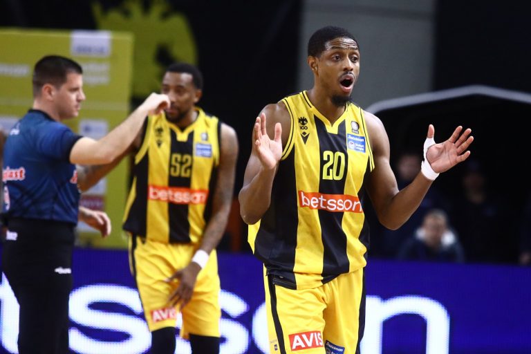 Πρόβλημα με Νάιτ στην ΑΕΚ – Έξαλλος ο Ζούρος