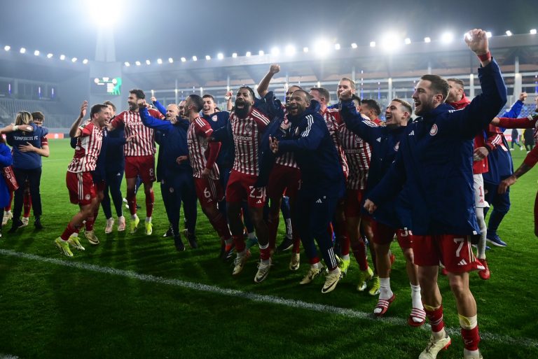 Ετοιμάζει αποθεωτική υποδοχή η «Θύρα 7»: «Όλοι αεροδρόμιο» (pic)