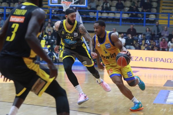 Περιστέρι – Άρης 84-62: «Κλείδωσε» την τρίτη θέση η ομάδα του Σπανούλη