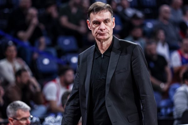 Έξαλλος ο Μπαρτζώκας με τον διαιτητή Μπαένα – Αποβλήθηκε με ντισκαλιφιέ