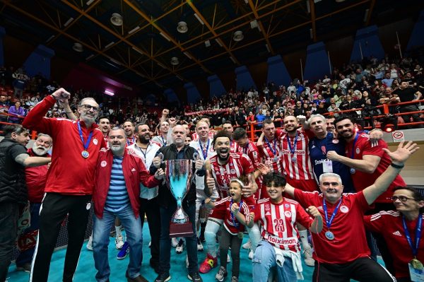 Ο Ολυμπιακός μεγαλώνει τον μύθο του: Έφτασε τους 307 τίτλους στα ομαδικά αθλήματα