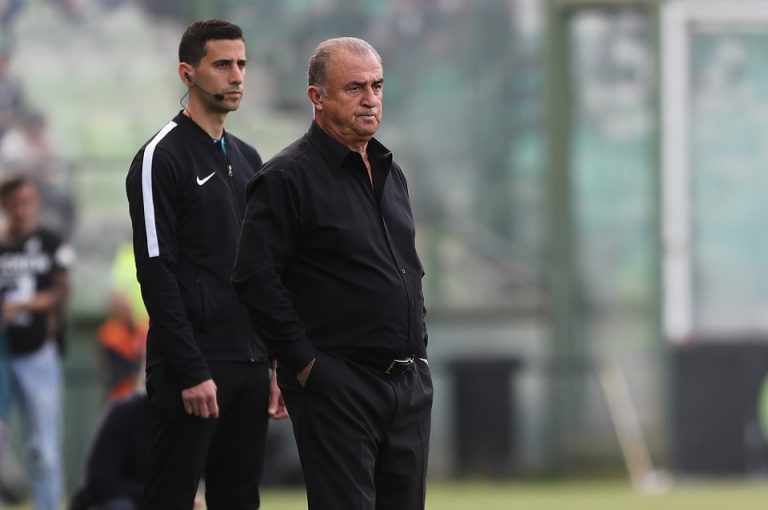 Την «έπεσε» στον διαιτητή ο Τερίμ: «Πρέπει να ντρέπεσαι…» δήλωσε ο Τούρκος προπονητής