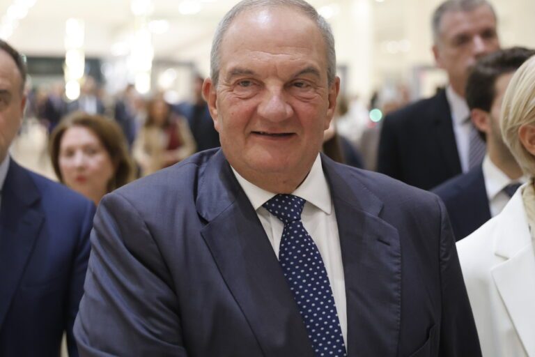 Καραμανλής: Οι πολιτικές ηγεσίες να απαντήσουν στις ανησυχίες των πολιτών – Αφ’ υψηλού συμπεριφορές δεν χωρούν