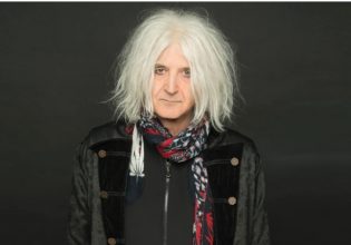 Ο Νίκος Καρβέλας γράφει «Μουσική Για Μία Ακρωτηριασμένη Μπαλαρίνα»