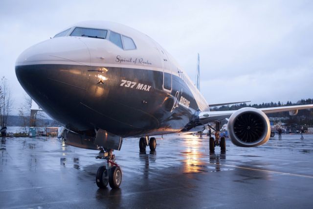 Με μετρητά προσπαθεί η Boeing να καλύψει τα κενά ασφαλείας