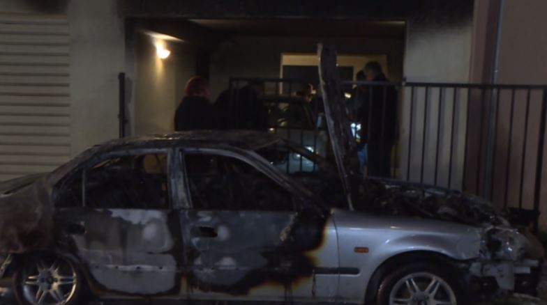 Θεσσαλονίκη: Στις φλόγες αυτοκίνητο μετά από έκρηξη – Κινδύνεψαν ένοικοι πολυκατοικίας