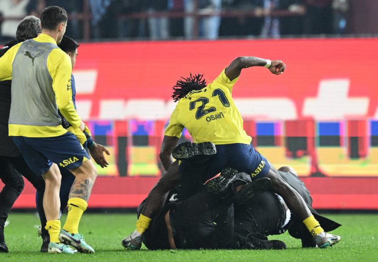 Τουρκία: Γκράφιτι σοκ στην Κωνσταντινούπολη από οπαδούς της Φενέρ