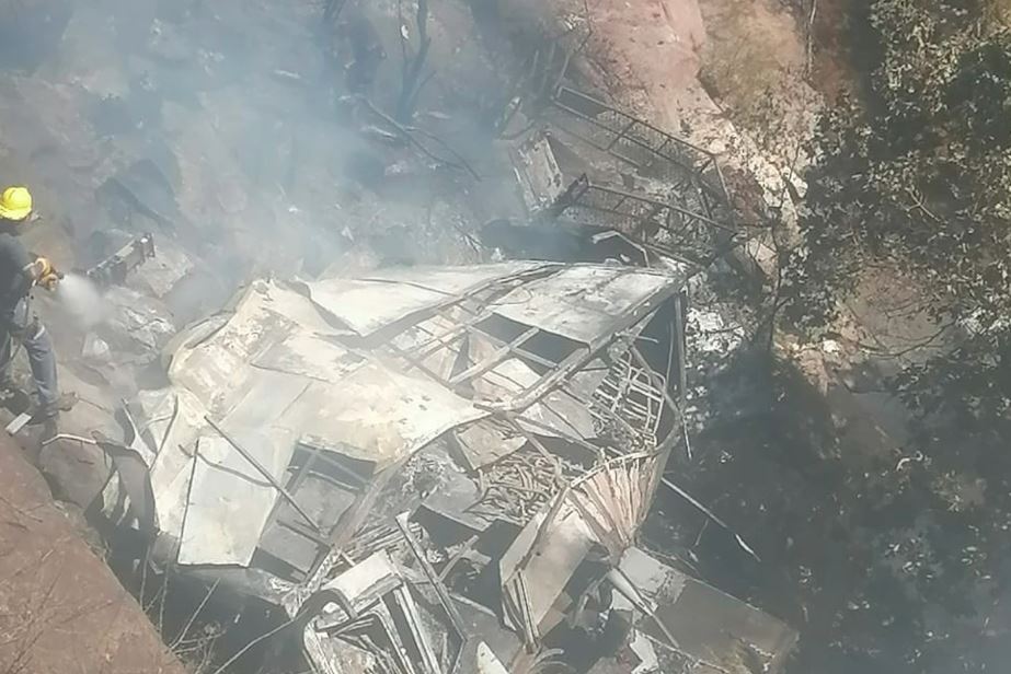 Νότια Αφρική: Λεωφορείο έπεσε από γέφυρα - Τουλάχιστον 45 νεκροί