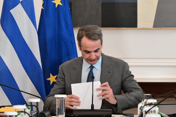 Τέμπη και email ζορίζουν το Μαξίμου – Ευρωπαϊκές διαστάσεις, «πυρά» προσωπικά στον Μητσοτάκη