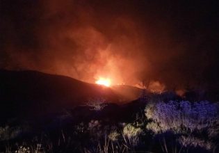 Αθήνα: Πυρκαγιά σε δύσβατο σημείο στον Υμηττό