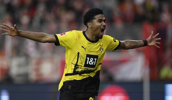 Πέρασε από το Βερολίνο η Ντόρτμουντ (2-0), τεσσάρα στο Μπόχουμ για την Λειψία (4-1)