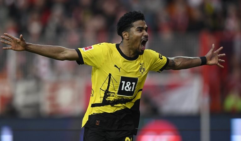 Πέρασε από το Βερολίνο η Ντόρτμουντ (2-0), τεσσάρα στο Μπόχουμ για την Λειψία (4-1)