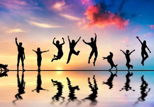 Παγκόσμια ευτυχία: Στην κορυφή η Φινλανδία για 7η φορά – Έξι θέσεις κάτω η Ελλάδα σε ένα χρόνο