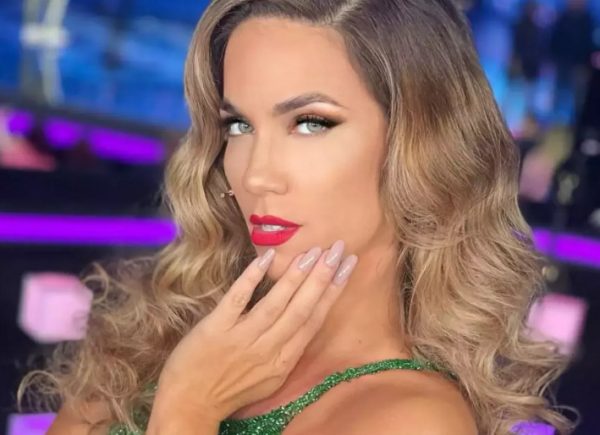 H Kατερίνα Στικούδη ποζάρει με τον ενάμιση μηνών γιο της