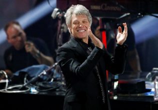 Ο Τζον Μπον Τζόβι «αναρρώνει ακόμα από μια σοβαρή επέμβαση» – Άγνωστο πότε θα περιοδεύσει