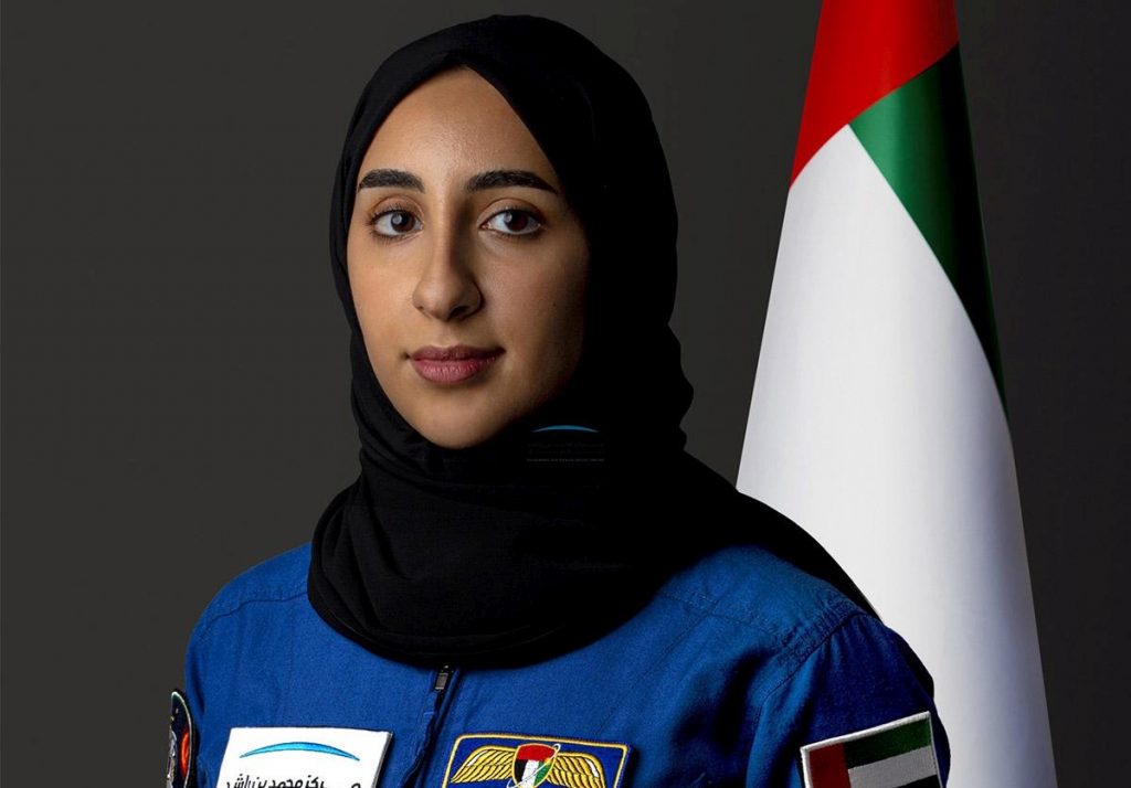 Νόρα Αλ Ματρούσι: H NASA έραψε ειδική χιτζάμπ για την πρώτη αστροναύτη αραβικής καταγωγής