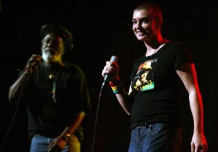 Ο Ντόναλντ Τραμπ καλείται να σταματήσει να χρησιμοποιεί τη μουσική της Sinéad O’Connor στις συγκεντρώσεις του