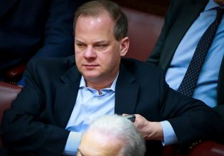 Καραμανλής: «Με κατηγορούν χωρίς κατηγορίες – Είμαι στη διάθεση των Αρχών»