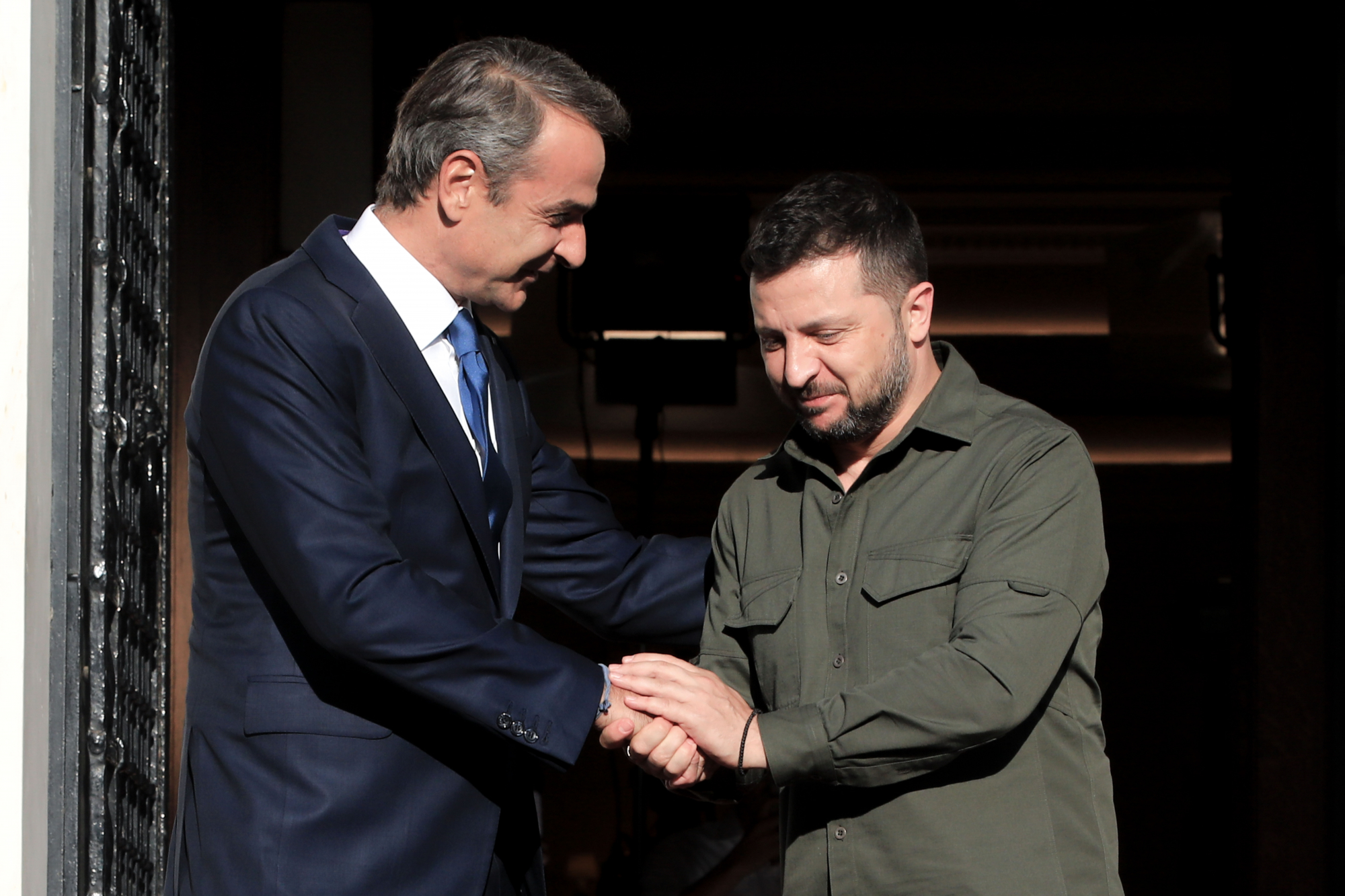 Πόλεμος στην Ουκρανία: Το «ευχαριστώ» Ζελένσκι στον Έλληνα πρωθυπουργό για την υποστήριξη