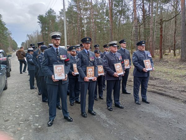 Πολωνία: Η Βρετανική Βασιλική Αεροπορία τίμησε τον Έλληνα αεροπόρο της «Μεγάλης Απόδρασης» Σωτήρη Σκάντζικα