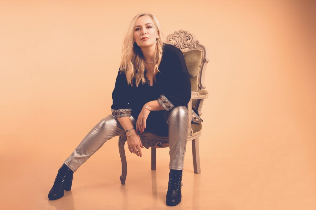 Η Ρίτα Αντωνοπούλου μιλά για τις εμφανίσεις της στον Σταυρό του Νότου και το νέο τραγούδι της