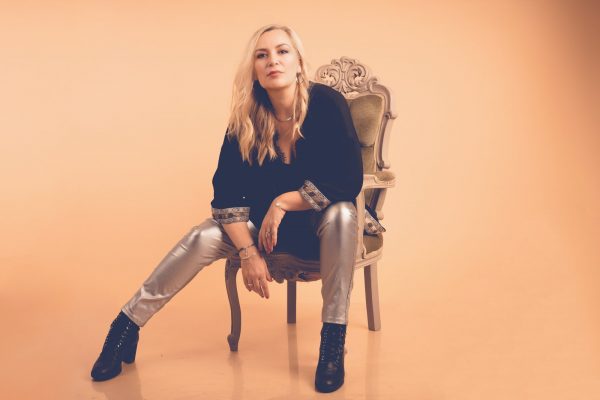 Η Ρίτα Αντωνοπούλου μιλά για τις εμφανίσεις της στον Σταυρό του Νότου και το νέο τραγούδι της