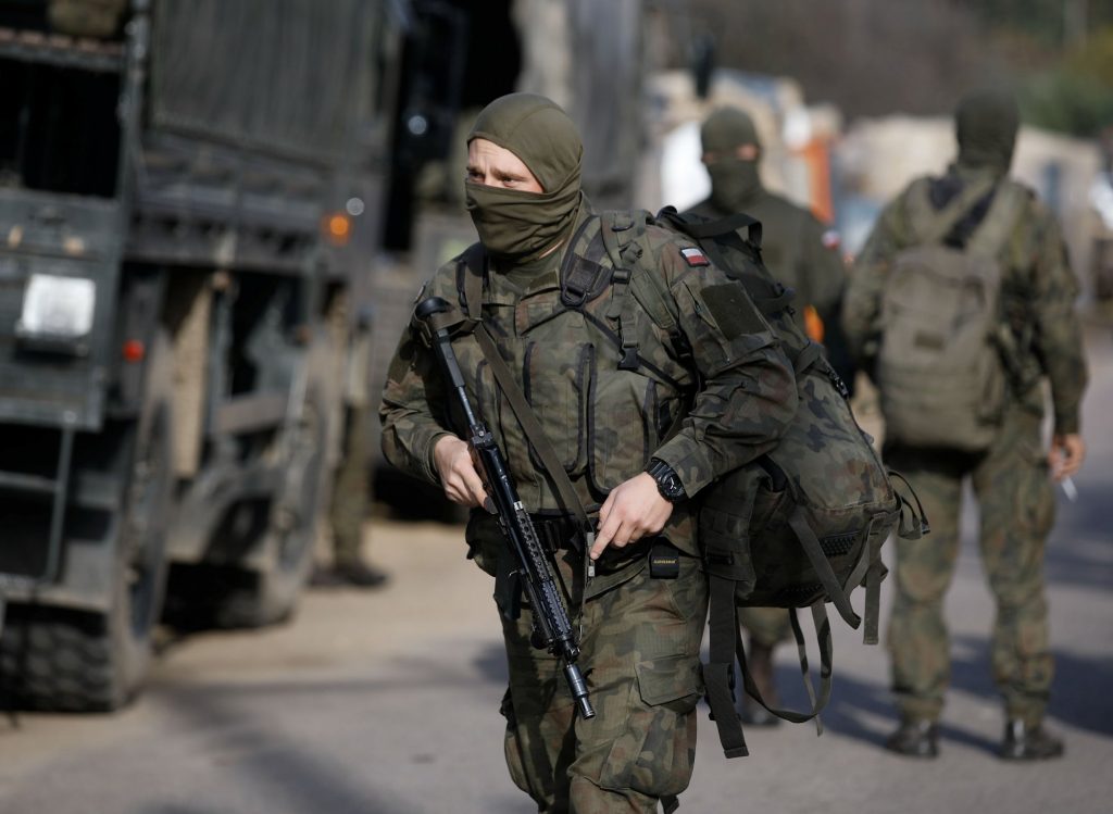 Πολωνία: Αναστέλλει τις στρατιωτικές ασκήσεις μετά τον θάνατο 5ου στρατιώτη
