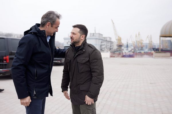 Ζελένσκι: Πρέπει να είσαι άρρωστος για να χτυπήσεις μερικές εκατοντάδες μέτρα από τον Έλληνα πρωθυπουργό