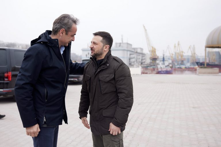 Ζελένσκι: Πρέπει να είσαι άρρωστος για να χτυπήσεις μερικές εκατοντάδες μέτρα από τον Έλληνα πρωθυπουργό