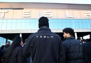 Η «Ομάδα του Ηφαιστείου», η Tesla και τα κακώς κείμενα της πράσινης μετάβασης στη Γερμανία