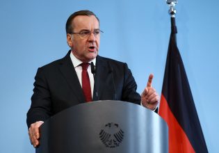 «Δεν παραβιάστηκαν τα συστήματα επικοινωνίας» – Τι είπε ο Γερμανός υπουργός Άμυνας για τη ρωσική υποκλοπή