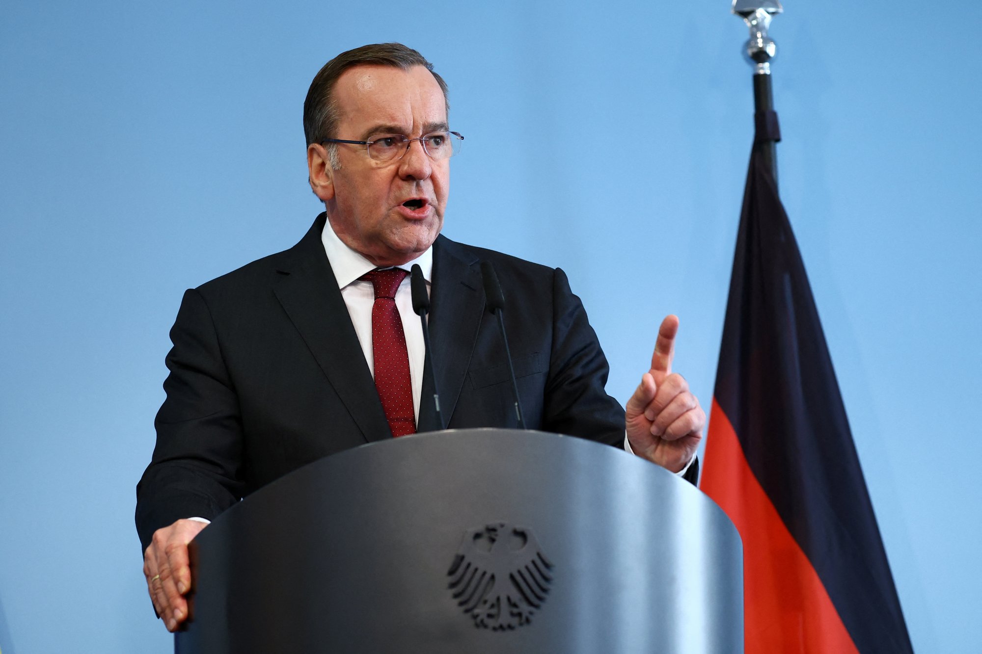 «Δεν παραβιάστηκαν τα συστήματα επικοινωνίας» - Τι είπε ο Γερμανός υπουργός Άμυνας για τη ρωσική υποκλοπή