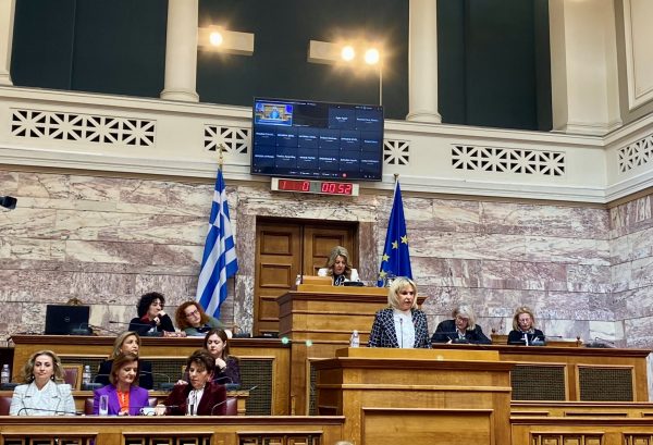 Η ελπιδοφόρα τοποθέτηση της Ιουλίας Τσέτη στη Βουλή μας διδάσκει πώς θα ενισχύσουμε τη θέση της γυναίκας στην ηγεσία