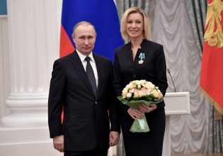 Ρωσία: Η Ζαχάροβα καλεί τους Γερμανούς να ανακαλύψουν τι συμβαίνει με τις πολεμικές διαρροές