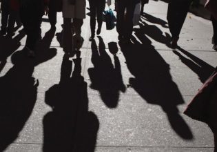 Οι Έλληνες δεν είναι ικανοποιημένοι από τη ζωή τους – Τι δείχνει παγκόσμια έρευνα