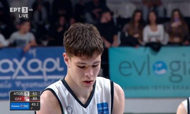 Ο Λαρεντζάκης έκανε επίτηδες φάουλ στον 16χρονο Βαλκανά για να πετύχει τους πρώτους του πόντους (vid)