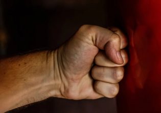 Άργος: «Όλοι μας είπαν ότι είναι επικίνδυνος και να προσέχουμε» λέει το θύμα του ξυλοδαρμού