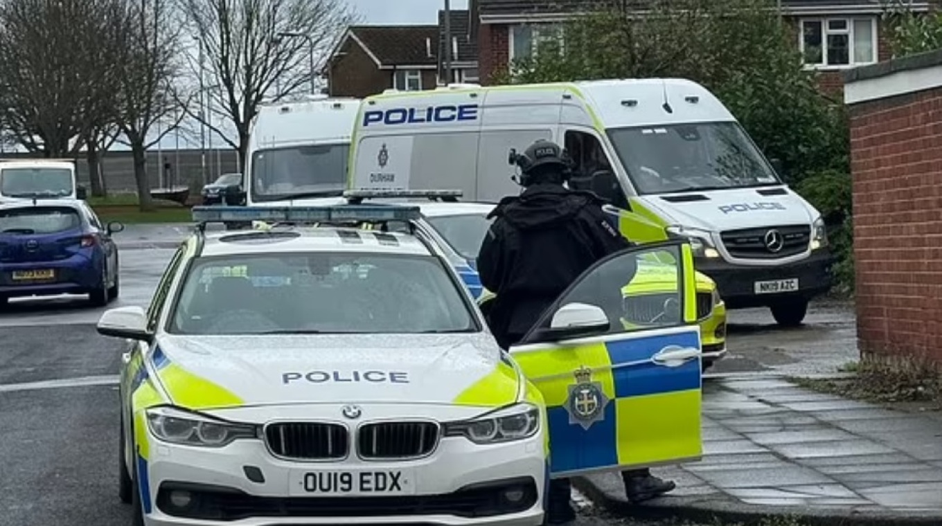 Συναγερμός στην Αγγλία - Μεγάλη αστυνομική επιχείρηση σε δημοτικό σχολείο