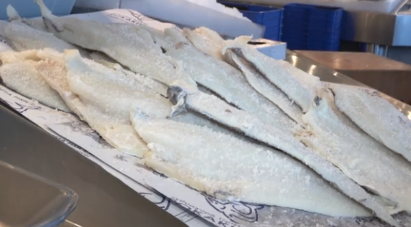 Πανάκριβος και ο μπακαλιάρος ενόψει 25ης Μαρτίου – Σε τι τιμές κυμαίνεται