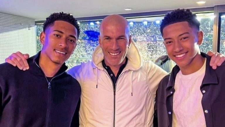 Ο Ζιντάν αποθέωσε τον Μπέλινγκχαμ: «Τυχεροί που τον έχουμε στη Ρεάλ»