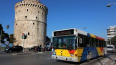 Θεσσαλονίκη: Καρέ καρέ η δράση της 27χρονης που έκλεβε πορτοφόλια – Πώς εγκλωβίστηκε από τον οδηγό