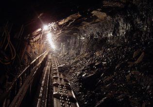 Ρωσία: Παγιδευμένοι δεκατρείς εργάτες σε χρυσωρυχείο μετά από κατολίσθηση – Σε εξέλιξη επιχείρηση διάσωσης