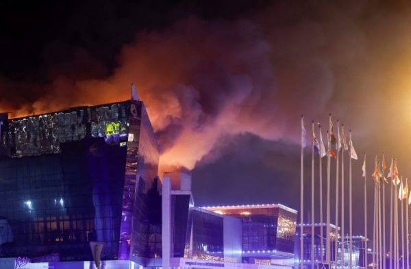 Ουκρανία: Οι βρισιές του Μπάιντεν, η σφαγή στη Μόσχα και ο Τρίτος Παγκόσμιος Πόλεμος