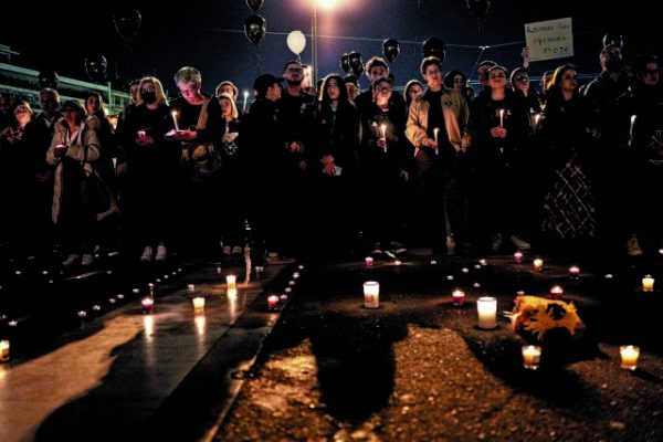 Οι κυβερνητικές αντιφάσεις και τα αναπάντητα ερωτήματα